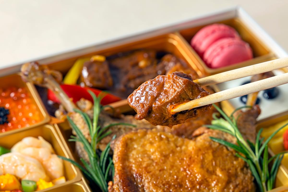 牛肉のデミグラスソース煮